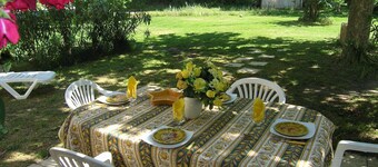 LE CHIPOT character gite in an authentic Camargue farmhouse