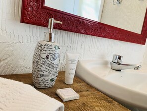 Shower, hair dryer - BR156166 - Apartamento  Bela Vista 50 meters from Hosp Sírio Libanês with Garage (São Paulo)