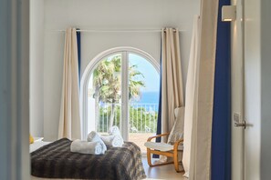 3 slaapkamers, een kluis op de kamer, een strijkplank/strijkijzer