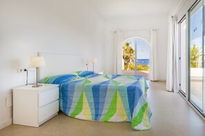 3 slaapkamers, een kluis op de kamer, een strijkplank/strijkijzer