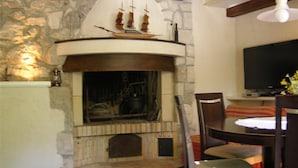 Dining - Apartment for 3 Persons Near the Beach (Cres)