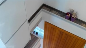 1 camera