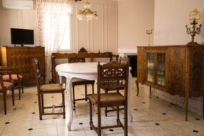Dining - Villa Thalia Thassos Island Limenaria Greece (Thasos)