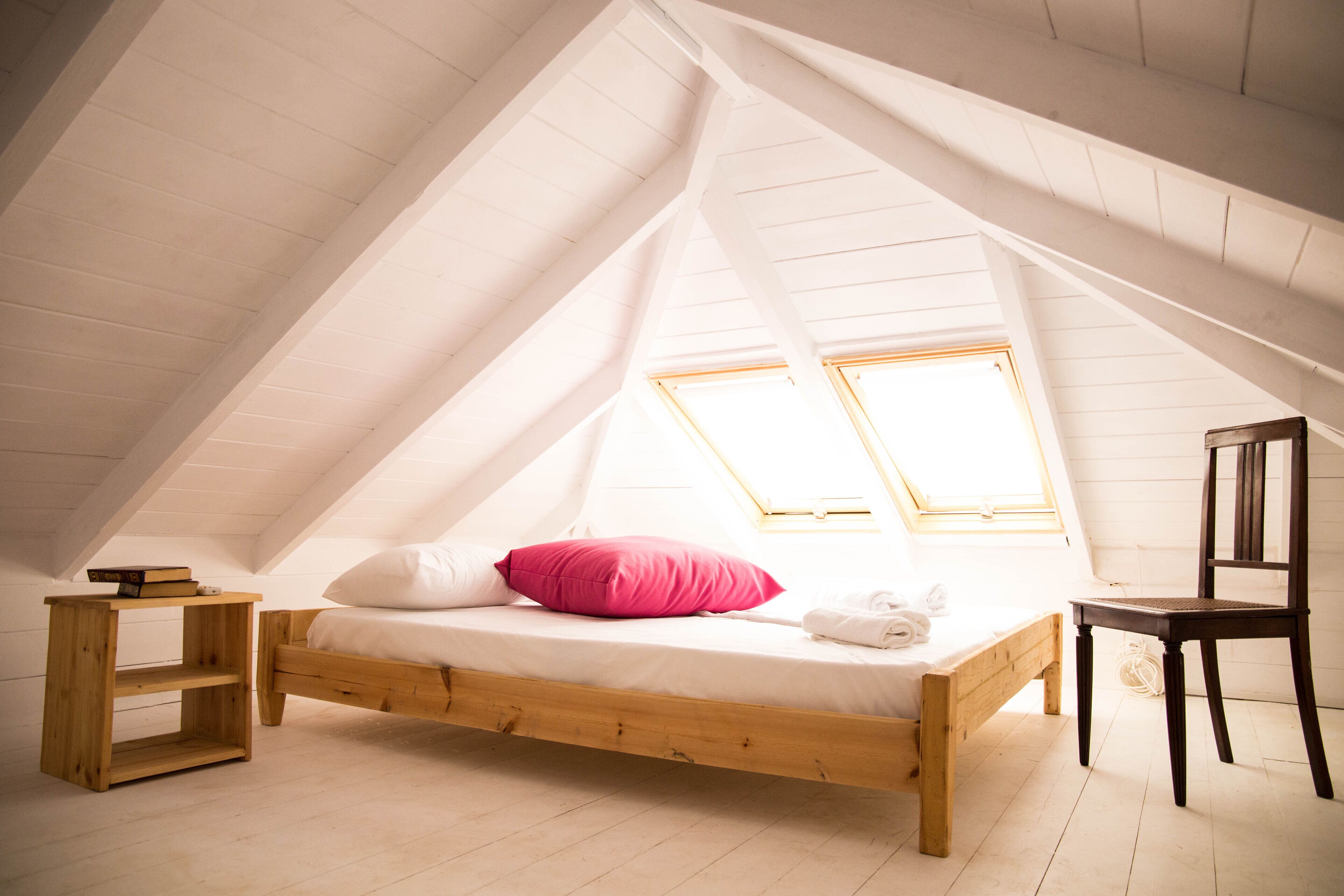 2 bedrooms, iron/ironing board, bed sheets