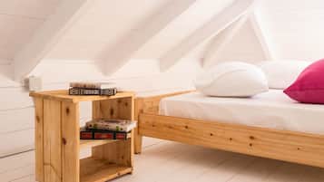 2 kamar tidur dan setrika/meja setrika