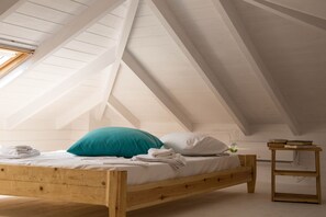 2 habitaciones, tabla de planchar con plancha y ropa de cama 