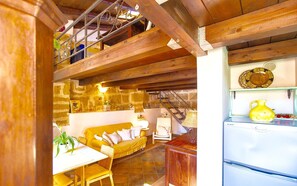 公寓, 1 间卧室, 城市景观 | 起居区 | 电视