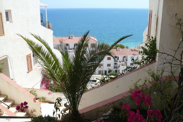 Huoneisto, 2 makuuhuonetta, tupakointi sallittu, terassi | Ulkopuoli