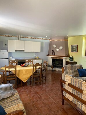 Loft, 4 Bedrooms, Smoking, Patio | Interior - Casa Rural Molino Del Arriero (Luyego)