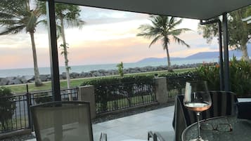 Khu ẩm thực ngoài trời