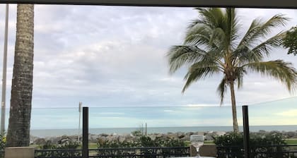 Oceanfront Beach House With Stunning Views - Wake up to Amazing Sunrises