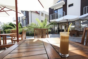 Apartment, 1 Bedroom, Balcony | Outdoor dining