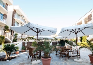 Apartment, 1 Bedroom, Balcony | Outdoor dining