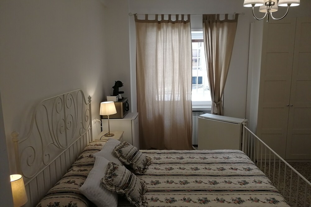 Triple Room With Private Bath 10 Min From Tiburtina Station