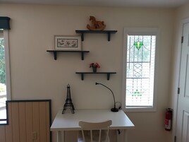 Dormitorio compartido, 2 habitaciones | 2 dormitorios y tabla de planchar con plancha