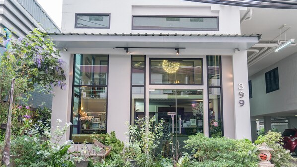 Entrée de l’hébergement