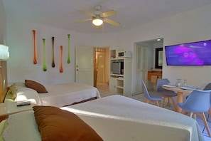 Room, 1 Bedroom, Balcony | Bathroom