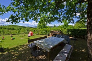 Outdoor dining - Casa Sofi (Monticiano)