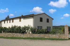 Family House, Multiple Bedrooms, Mountainside (Casa Sofi) | Exterior