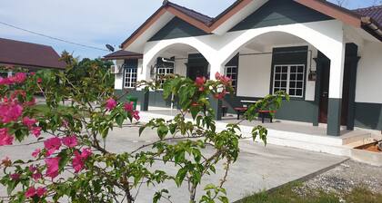 4 Bedroom Bungalow With Private Pool