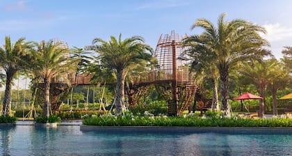 Three-bedrooms, Oakwood Apartments Pik Jakarta