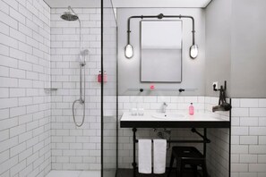 Ducha del cuarto de baño