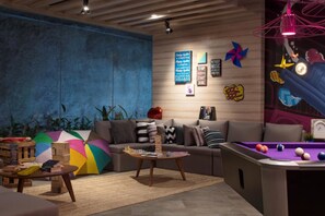 LED TV - Braga Queen Suite With City View (Bandung)