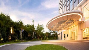 Exterior - Two-bedroom Executive Serviced Apartment Oakwood Suites La Maison (Jakarta)