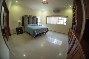 Habitació, 1 dormitori, fumadors | 1 dormitori i roba de llit