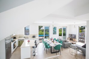 Villa, 4 chambres, fumeur, piscine privée | Restauration