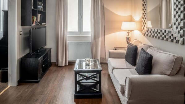 TV - Comfy Apartment in Berlin (Berlin)