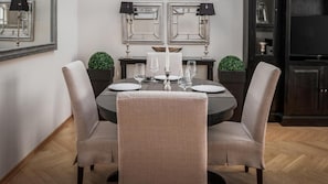 Apartment, 2 Bedrooms, Terrace | Dining room