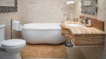 Apartment, 2 Bedrooms, Terrace | Bathroom