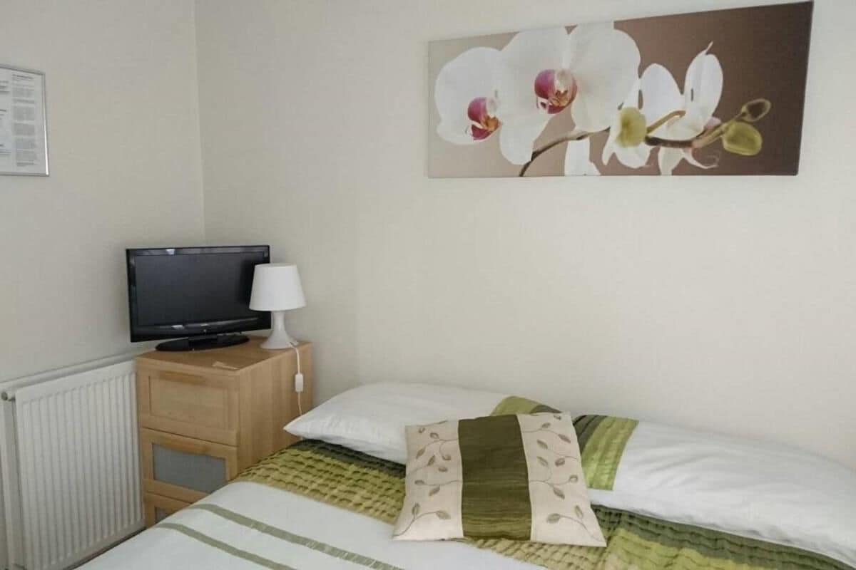 Zimmer, 1 Schlafzimmer, Stadtblick | 1 Schlafzimmer, WLAN