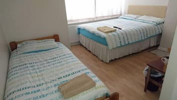 Kamar, 1 kamar tidur, pemandangan kota | 1 kamar tidur dan Wi-Fi