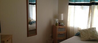 Room-comfortable Family Room With Tv, Fr