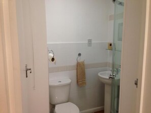 Room, 1 Bedroom, City View | Bathroom | Combined shower/tub, towels - Room-comfortable Family Room With Tv, Fr (Hayes)