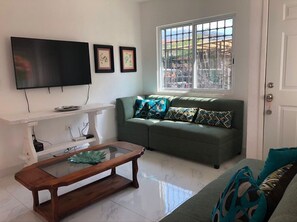 Casa, 3 habitaciones, patio | Servicios de la habitación