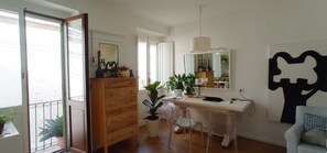 Apartment, 1 Bedroom, City View | Interior