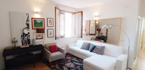 Apartment, 1 Bedroom, City View | Interior