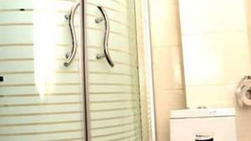 Room, 1 Bedroom, Accessible, Smoking | Bathroom