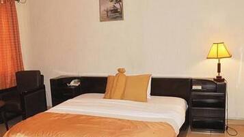 Room, 1 Bedroom, Accessible, Smoking | 1 bedroom