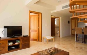 Condo, 1 Bedroom, Balcony, Ocean View | Room amenity
