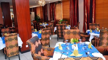 Room, 1 Bedroom, Accessible, Smoking | Dining
