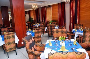 Chambre, 1 chambre, accessible aux personnes à mobilité réduite, fumeur | Restauration