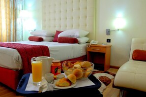 Room, 1 Bedroom, Accessible, Smoking | 1 bedroom, desk, WiFi - Room-golden Tulip Port Harcourt-guest Ro (Port Harcourt)