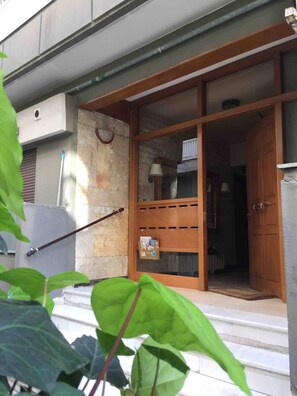 Exterior - The Superheroes Apartment (Pylaia-Chortiatis)