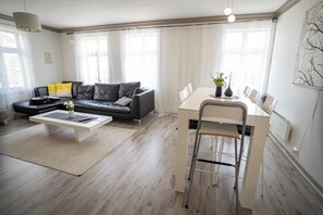 Living area - Central Nicolas Apartment Nr6 Stavanger 4 Rooms (Stavanger)