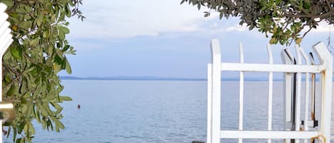 Apartment, 1 Bedroom, Terrace, Garden View | Property grounds