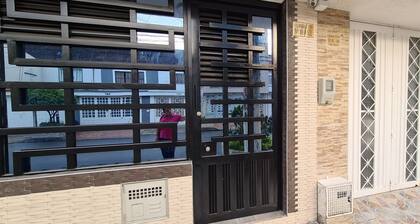 Independent Apartment Maison de 4 Étages